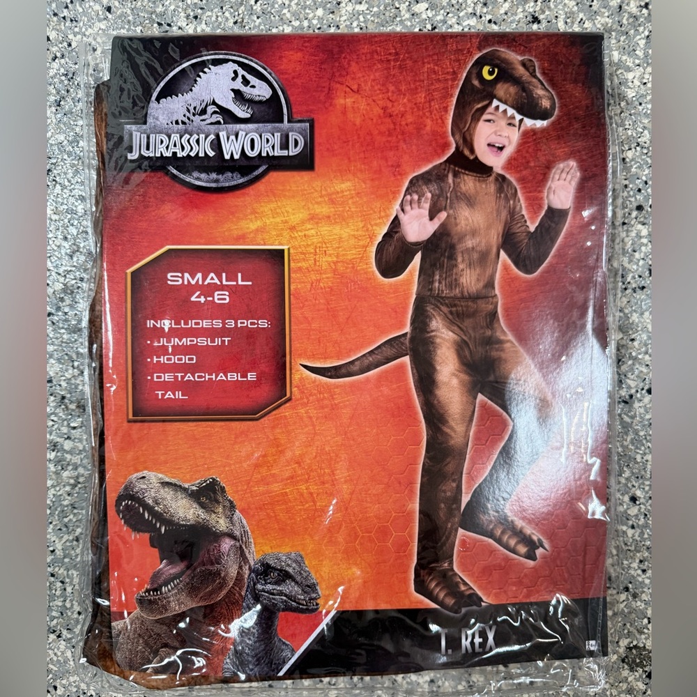 New Jurassic World t-Rex dinosaur costume 4-6Y